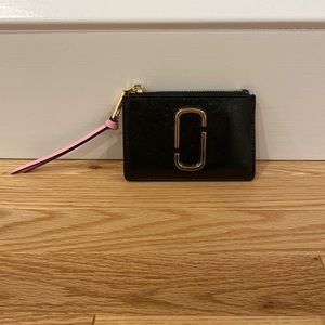 Marc Jacobs The Snap Shot Multi Wallet, Top Zip.